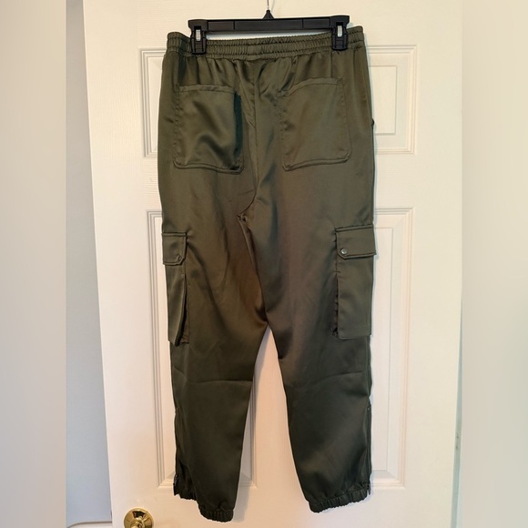 Time and Tru Green Cargo Pants - Picture 2 of 6